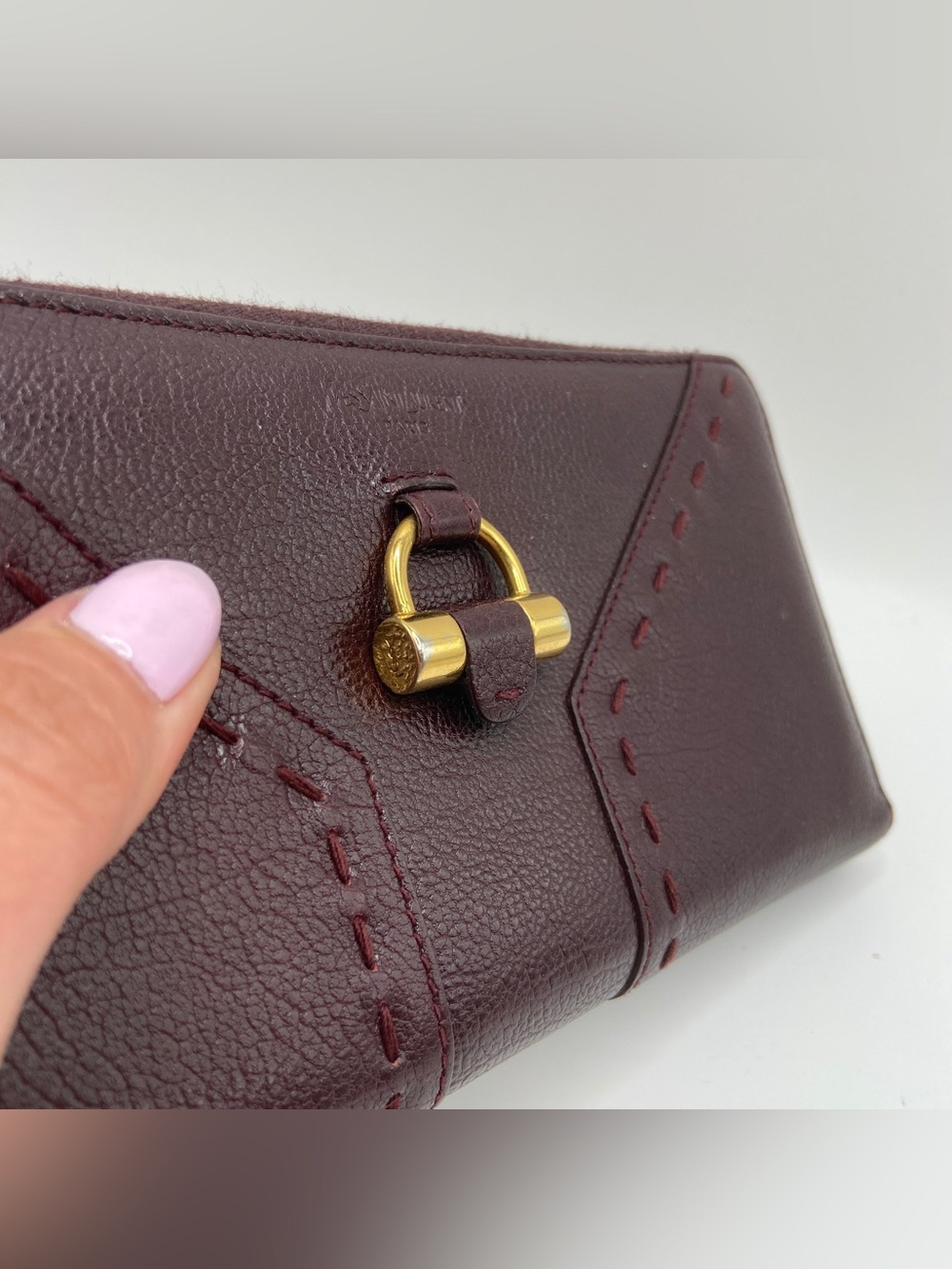 Yves Saint Laurent Muse round zipper wallet in burgundy leather - Picture 3 of 12